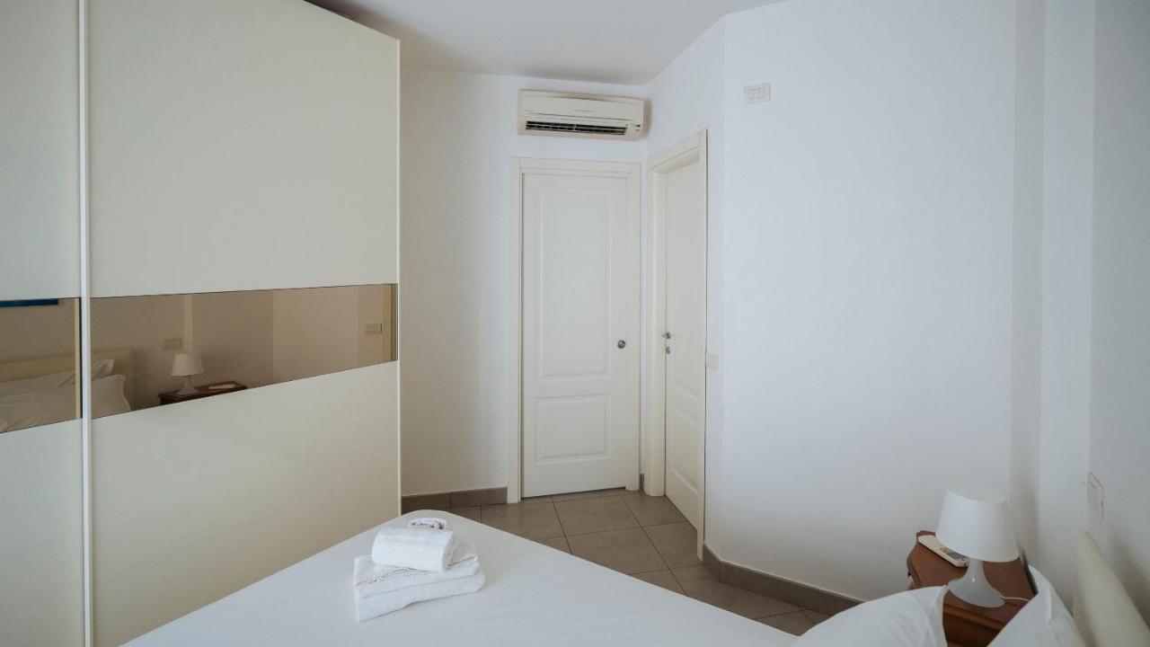 Parco Villa Fiske 2 アラッシオ エクステリア 写真